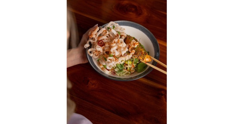 thai salad_salmon.jpg