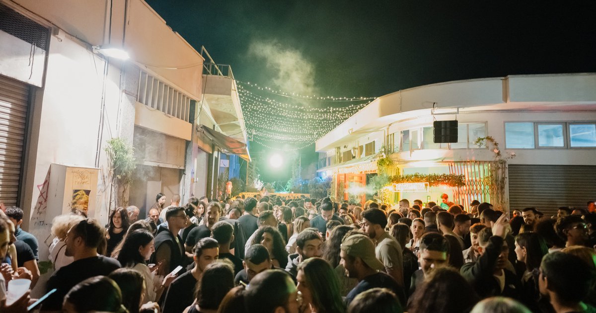 &Eta; &Pi;&alpha;&lambda;&alpha;&iota;ά &Pi;&iota;&nu;έ&zeta;&alpha; &gamma;&iota;&omicron;&rho;&tau;ά&zeta;&epsilon;&iota; 13 &chi;&rho;ό&nu;&iota;&alpha; &mu;&epsilon; &mu;&epsilon;&gamma;ά&lambda;&omicron; street party &sigma;&epsilon; &nu;έ&alpha; &eta;&mu;&epsilon;&rho;&omicron;&mu;&eta;&nu;ί&alpha;