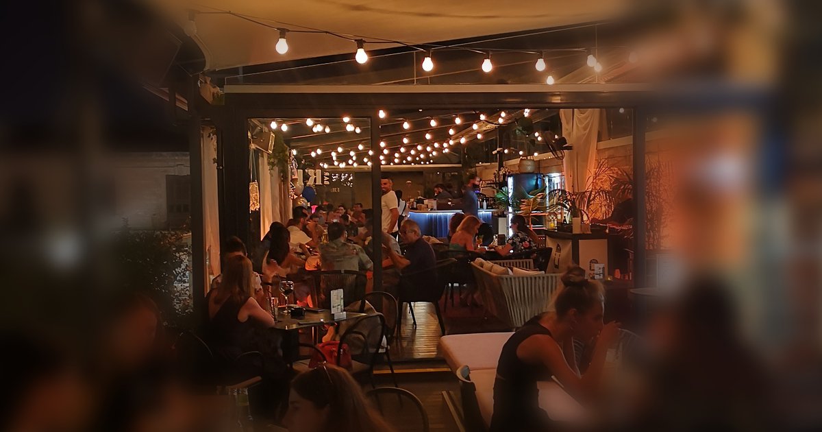 The Rooftop Bar Το απόλυτο καλοκαιρινό allday spot Check In Cyprus