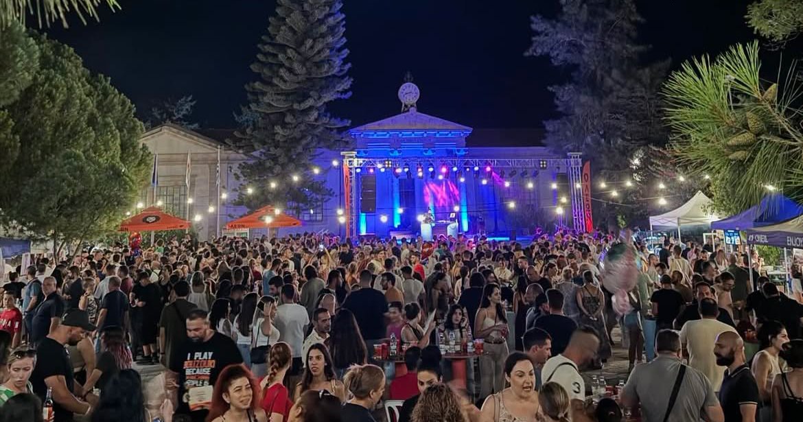 &Tau;&alpha; &mu;&epsilon;&gamma;ά&lambda;&alpha; live &sigma;&tau;&alpha; &chi;&omega;&rho;&iota;ά &pi;&omicron;&upsilon; &delta;&epsilon;&nu; &pi;&rho;έ&pi;&epsilon;&iota; &nu;&alpha; &chi;ά&sigma;&epsilon;&iota;&sigmaf; &alpha;&upsilon;&tau;ό&nu; &tau;&omicron;&nu; 15&alpha;ύ&gamma;&omicron;&upsilon;&sigma;&tau;&omicron;