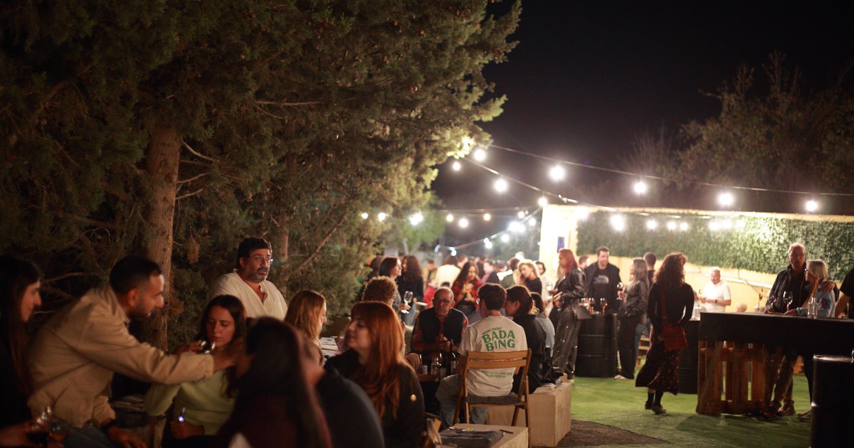 &Tau;&omicron; &pi;&iota;&omicron; ό&mu;&omicron;&rho;&phi;&omicron; &alpha;&nu;&omicron;&iota;&xi;&iota;ά&tau;&iota;&kappa;&omicron; wine party &theta;&alpha; &sigma;&tau;&eta;&theta;&epsilon;ί &sigma;&tau;&omicron; &omicron;&iota;&nu;&omicron;&pi;&omicron;&iota;&epsilon;ί&omicron; &Zeta;&alpha;&mu;&pi;ά&rho;&tau;&alpha;&sigmaf;