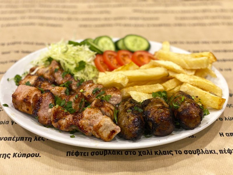 Apantisi_souvlaki2.jpg