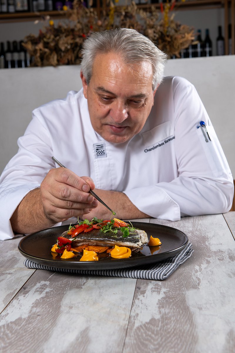 CHEF BABIS KARAOUZAS.jpg