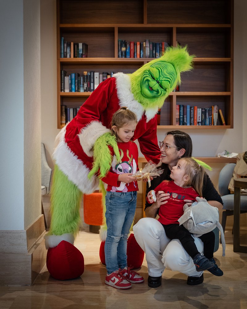 COLUMBIA BEACH RESORT - XMAS 3.jpg