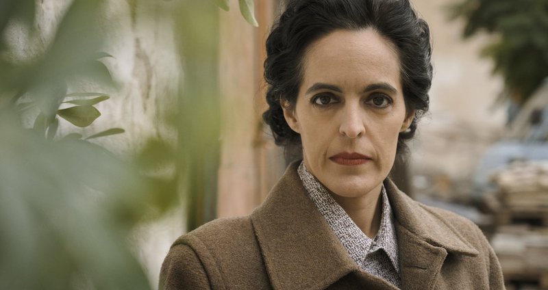 Christina_Maxouri_Mpelou_029a.2e16d0ba.fill-1375x729.jpg