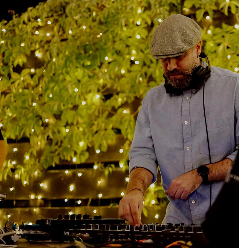 Copy of dj Pueblo Franco_1 (1).jpg