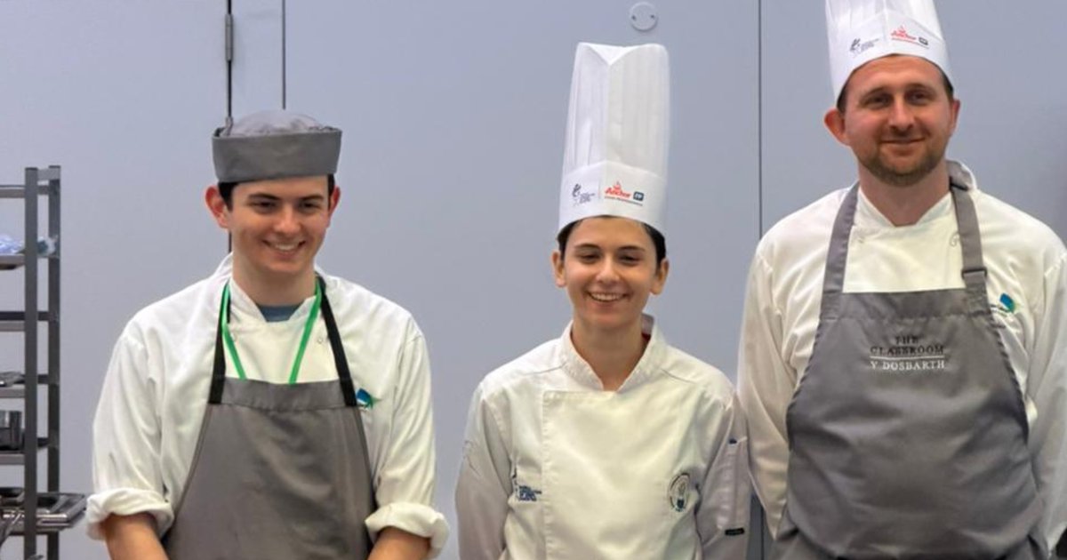 Global Chefs Challenge Finals 2026: &Eta; &Kappa;&omega;&nu;&sigma;&tau;&alpha;&nu;&tau;ί&nu;&alpha; &Pi;&alpha;&pi;&alpha;&iota;&omega;ά&nu;&nu;&omicron;&upsilon; &alpha;&nu;ά&mu;&epsilon;&sigma;&alpha; &sigma;&tau;&omicron;&upsilon;&sigmaf; 8 &kappa;&omicron;&rho;&upsilon;&phi;&alpha;ί&omicron;&upsilon;&sigmaf; &nu;&epsilon;&alpha;&rho;&omicron;ύ&sigmaf; &sigma;&epsilon;&phi; &tau;&omicron;&upsilon; &kappa;ό&sigma;&mu;&omicron;&upsilon;