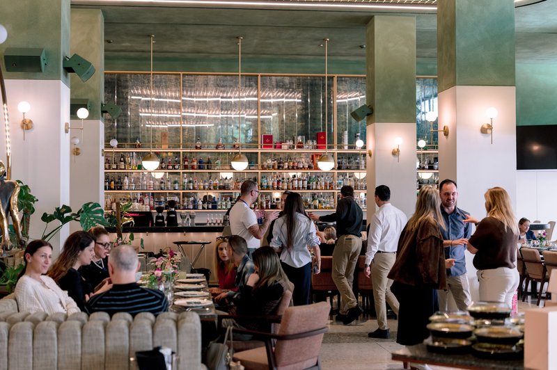 HENRY'S BY COLUMBIA (1).jpg