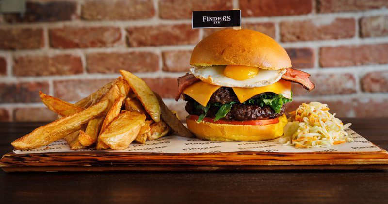 &Tau;&omicron; &sigma;&tau;έ&kappa;&iota; &tau;&eta;&sigmaf; Έ&gamma;&kappa;&omega;&mu;&eta;&sigmaf; &mu;&epsilon; &tau;&alpha; &pi;&lambda;&eta;&theta;&omega;&rho;&iota;&kappa;ά burgers &kappa;&alpha;&iota; &tau;&iota;&sigmaf; 16 draught &mu;&pi;ί&rho;&epsilon;&sigmaf;