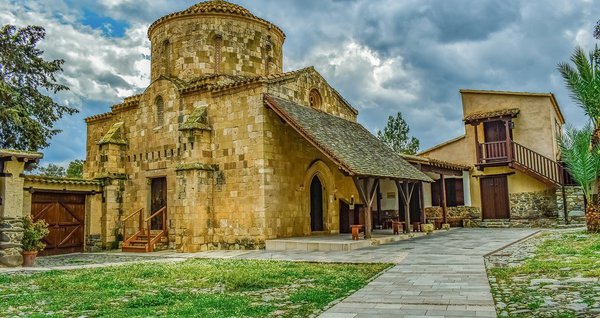 &Eta; &Omicron;&rho;&omicron;ύ&nu;&tau;&alpha; &sigma;&tau;ή&nu;&epsilon;&iota; &tau;&omicron;&nu; &Chi;&omicron;&rho;ό &tau;&eta;&sigmaf; &Gamma;&omicron;&upsilon;&rho;&omicron;&upsilon;&nu;&iota;ά&sigmaf; &mu;&epsilon; &tau;&omicron;&nu; &Kappa;&upsilon;&rho;&iota;ά&kappa;&omicron; &Mu;ά&rho;&kappa;&omicron;&upsilon; &kappa;&alpha;&iota; &tau;&eta;&nu; Έ&lambda;&epsilon;&nu;&alpha; &Alpha;&nu;&delta;&rho;έ&omicron;&upsilon;