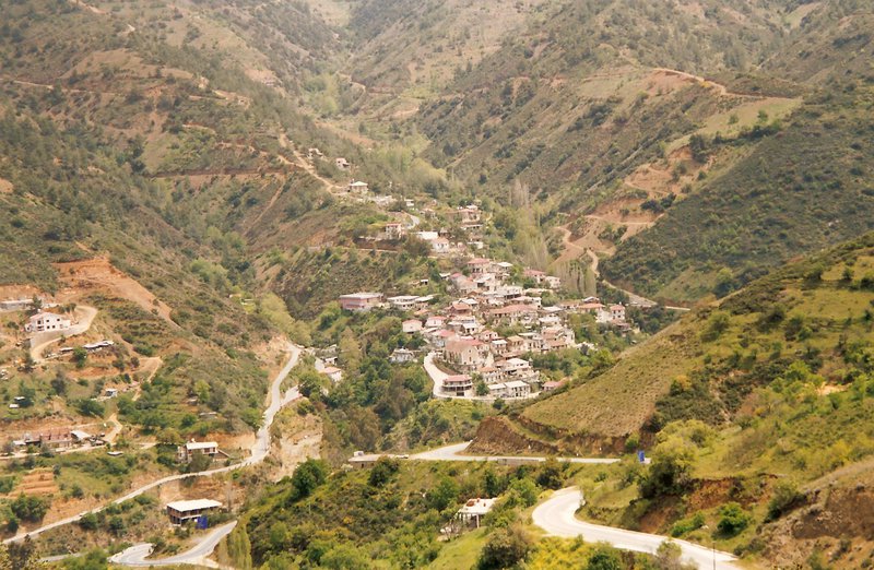 Oikos,_Troodos,_Zypern.jpg