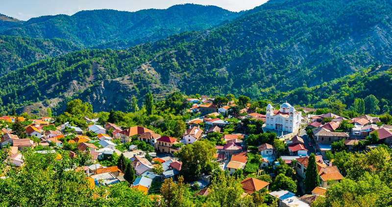 PEDOULAS-VILLAGE-f775b792.2e16d0ba.fill-1375x729.png