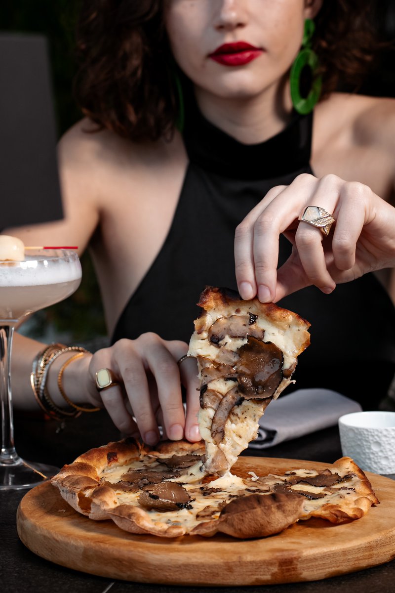 Pizza Al Tartufo (1).JPEG