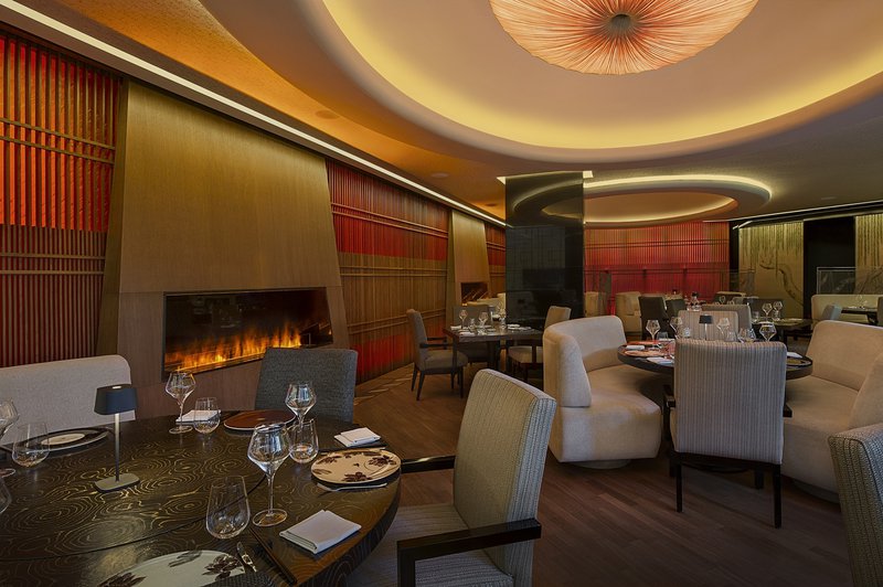 Seasons Oriental-hotel luxury.jpg