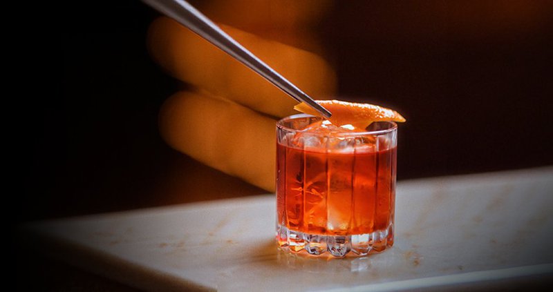 Vetrina_Negroni_week_21-27_Sept.2e16d0ba.fill-1375x729.jpg