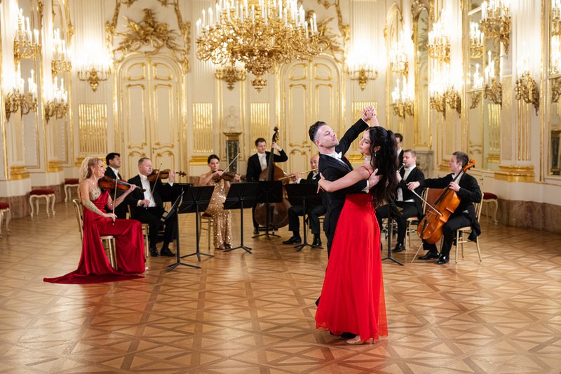 Viennese Waltzes – Vienna Schoenbrunn Palace Orchestra.jpg