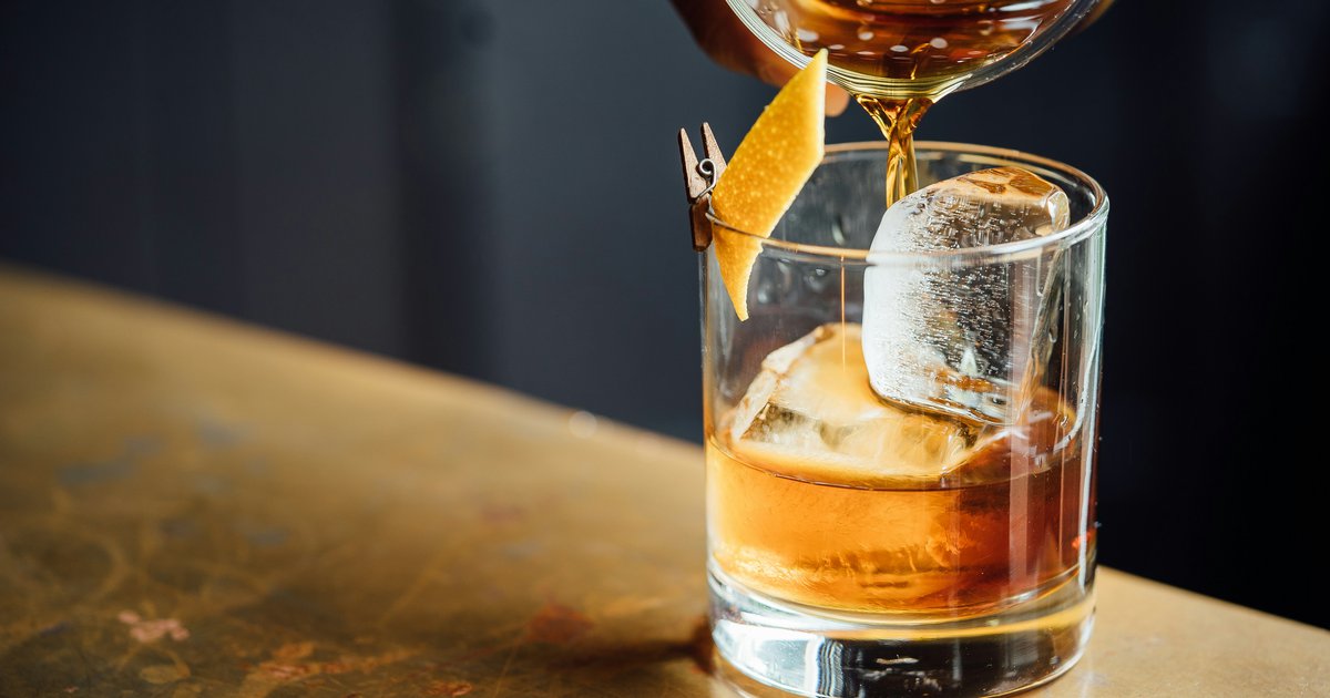 International Whisky Day: &Alpha;&pi;ό single malts &mu;έ&chi;&rho;&iota; blended, &mu;&epsilon; &epsilon;&kappa;&pi;&tau;ώ&sigma;&epsilon;&iota;&sigmaf; &mu;έ&chi;&rho;&iota; &kappa;&alpha;&iota; 30% (&gamma;&iota;&alpha; &lambda;ί&gamma;&epsilon;&sigmaf; &mu;έ&rho;&epsilon;&sigmaf;)