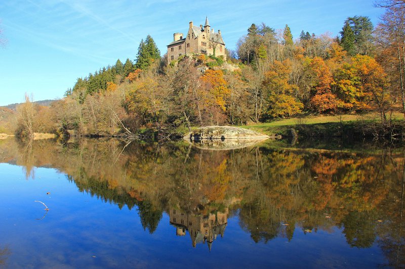 chateau-1273845_1280.jpg