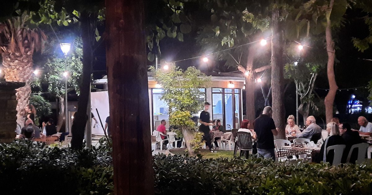 &Pi;ά&mu;&epsilon; &gamma;&iota;&alpha; &beta;ό&lambda;&tau;&alpha; &kappa;&alpha;&iota; &phi;&alpha;&gamma;&eta;&tau;ό &sigma;&tau;&omicron;&nu; (&omicron;&mu;&omicron;&rho;&phi;ό&tau;&epsilon;&rho;&omicron;) &Kappa;ή&pi;&omicron;