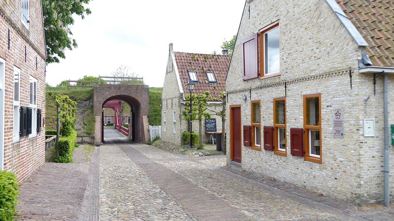 fortified-village-5387698_1280.jpg