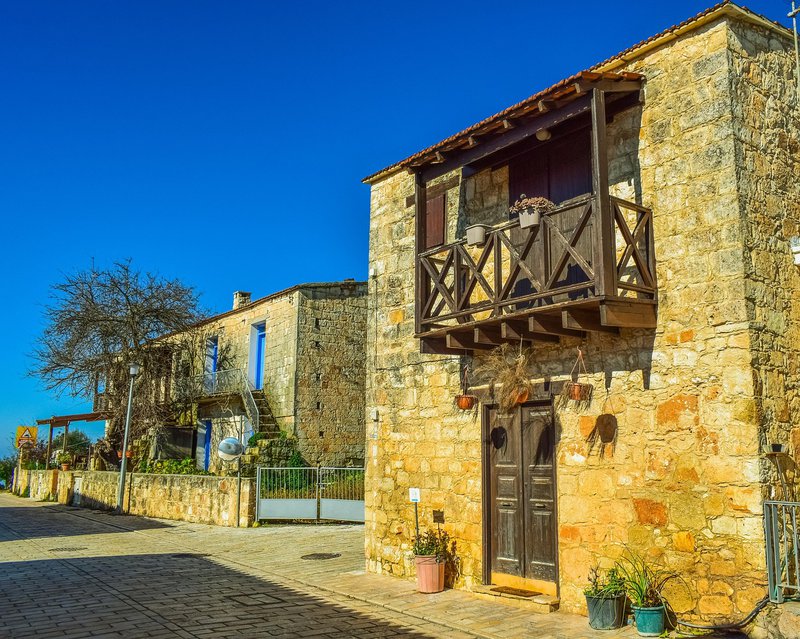 houses-4064361_1280.jpg