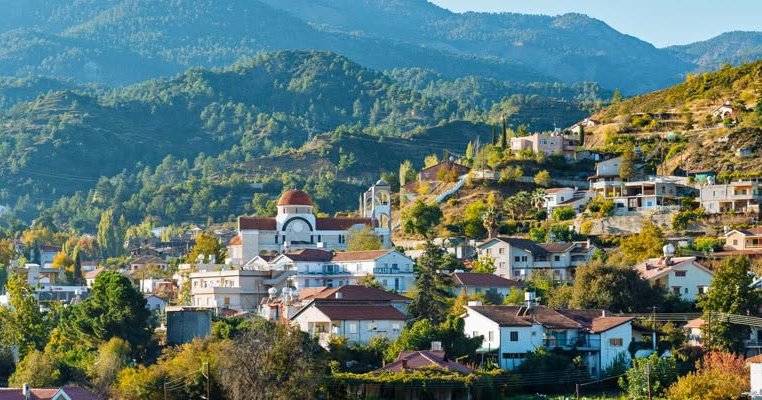 &Kappa;&alpha;&lambda;&omicron;&kappa;&alpha;ί&rho;&iota; &sigma;&tau;&omicron; &chi;&omega;&rho;&iota;ό: &Sigma;&iota;&nu;&epsilon;&mu;ά, &sigma;&upsilon;&nu;&alpha;&upsilon;&lambda;ί&epsilon;&sigmaf;, &phi;&epsilon;&sigma;&tau;&iota;&beta;ά&lambda; &kappa;&alpha;&iota; &beta;&rho;&alpha;&delta;&iota;έ&sigmaf; &tau;ό&mu;&pi;&omicron;&lambda;&alpha;&sigmaf; &sigma;&epsilon; 40 &omicron;&rho;&epsilon;&iota;&nu;ά &chi;&omega;&rho;&iota;ά &mu;&alpha;&sigmaf;
