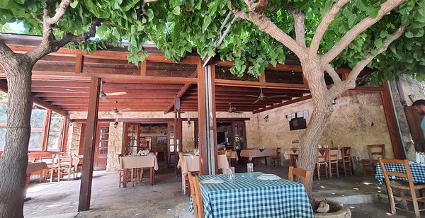 9+1 &nu;ό&sigma;&tau;&iota;&mu;&epsilon;&sigmaf; &sigma;&tau;ά&sigma;&epsilon;&iota;&sigmaf; &sigma;&tau;&omicron;&nu; ό&mu;&omicron;&rho;&phi;&omicron; &Kappa;ά&theta;&eta;&kappa;&alpha; &gamma;&iota;&alpha; &phi;&alpha;&gamma;&eta;&tau;ό, &kappa;&rho;&alpha;&sigma;ί &kappa;&alpha;&iota; cocktails