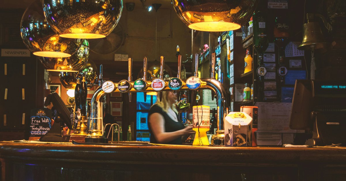 &Omicron;&iota; 15 pubs &pi;&omicron;&upsilon; &theta;&alpha; &laquo;&pi;&alpha;ί&zeta;&omicron;&upsilon;&nu;&raquo; &mu;&pi;&alpha;&lambda;ί&tau;&sigma;&alpha; ό&lambda;&omicron; &tau;&omicron; &kappa;&alpha;&lambda;&omicron;&kappa;&alpha;ί&rho;&iota;