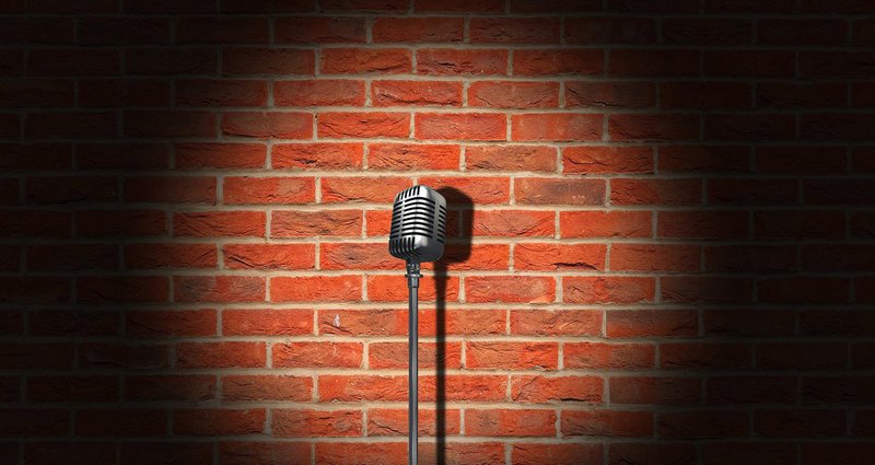 microphone-6046111_1280.2e16d0ba.fill-1375x729.jpg