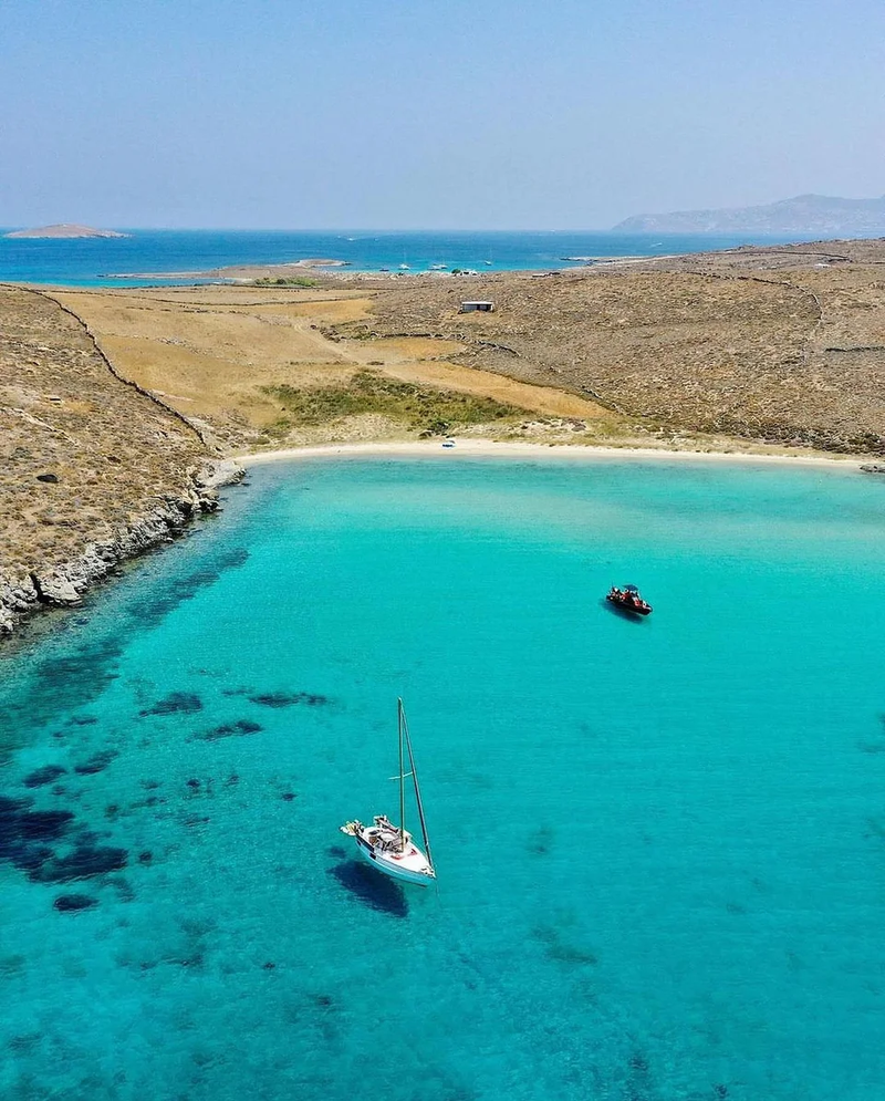 paralia-nisi-rineia.jpg.webp