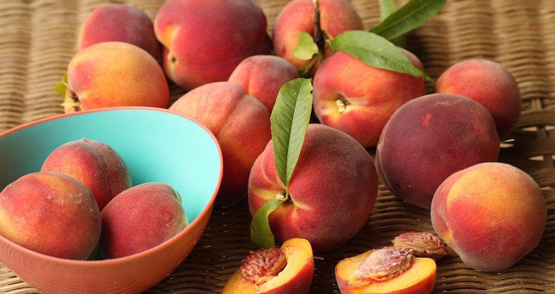 peaches-4375600_1280.2e16d0ba.fill-1375x729.jpg