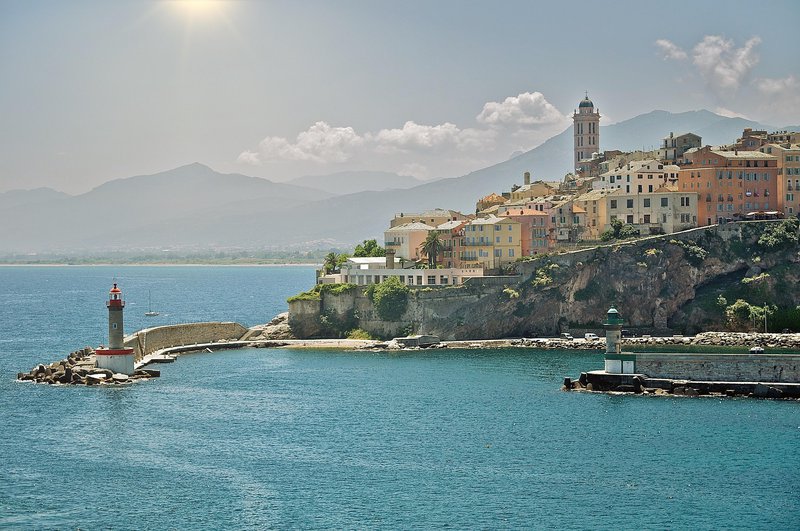 pixaguck-corsica-7340421_1920.jpg