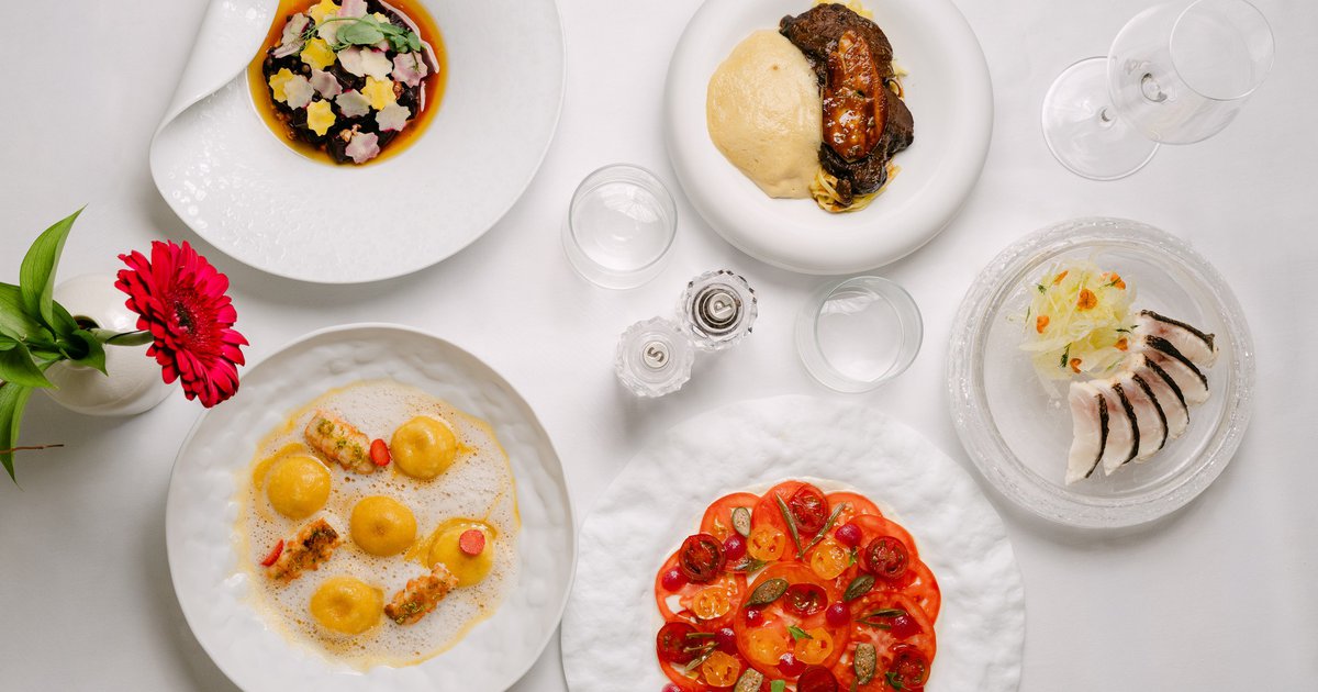 &Tau;&omicron; Reserva 52 Lounge &alpha;&pi;&omicron;&kappa;ά&lambda;&upsilon;&psi;&epsilon; &tau;&omicron; &nu;έ&omicron; dinner menu, &delta;&iota;ά &chi;&epsilon;&iota;&rho;ό&sigmaf; &Iota;&omega;&sigma;ή&phi; &Gamma;&iota;&alpha;&nu;&nu;&iota;&tau;&sigma;ό&pi;&omicron;&upsilon;&lambda;&omicron;&sigmaf;