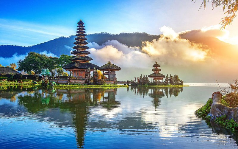 shutterstock_631736717-pura-ulun-danu-bratan-temple-in-Bali_-indonesia.jpeg