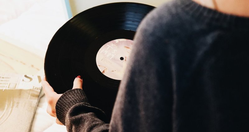 vinyls.2e16d0ba.fill-1375x729.jpg