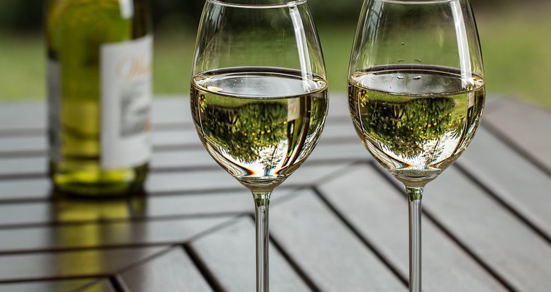 wine-2789265_1280_TZEdH0B.2e16d0ba.fill-1375x729.jpg