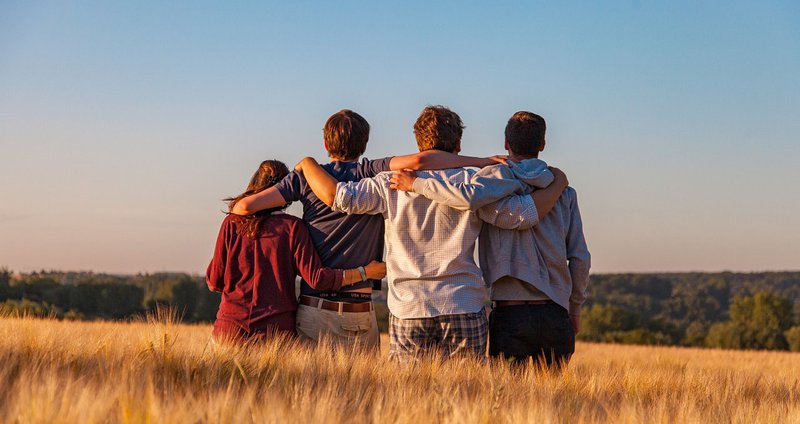 young-people-3575167_1280.2e16d0ba.fill-1375x729.jpg